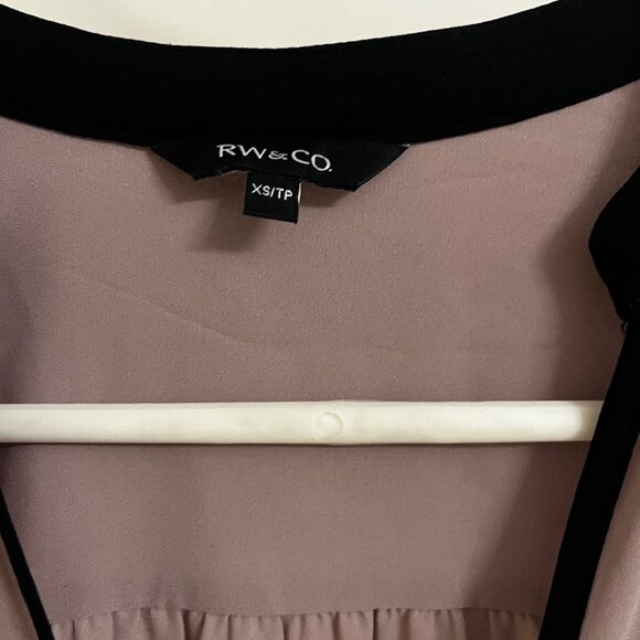 Long-Sleeved Silk Blouse - Deep V Neck - Picture 2 of 2